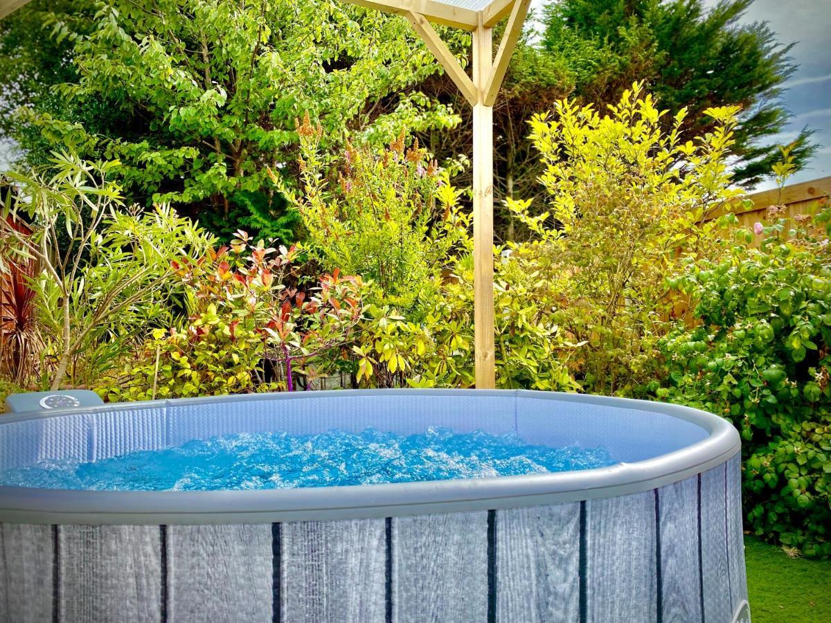 Remarkable 3-Bed Hot Tub House In Blackpool Extérieur photo