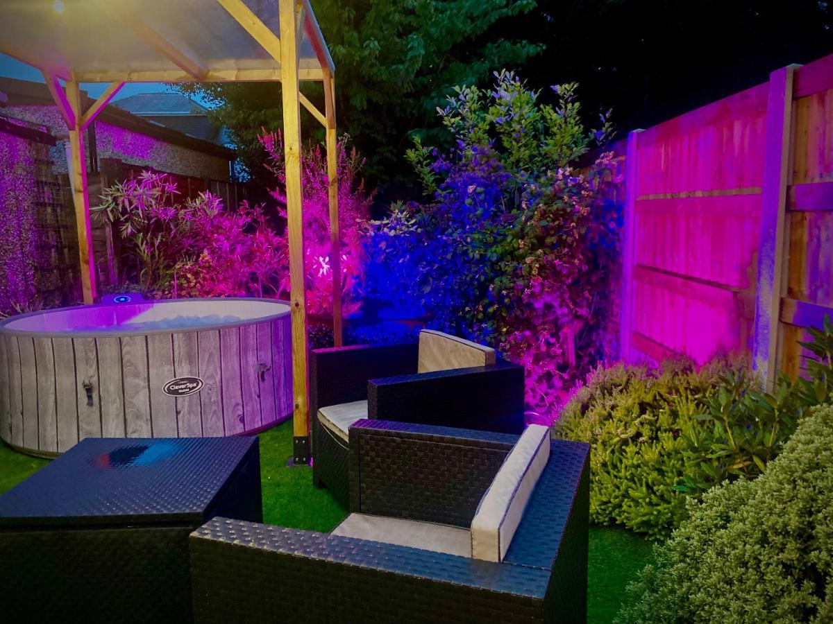 Remarkable 3-Bed Hot Tub House In Blackpool Extérieur photo