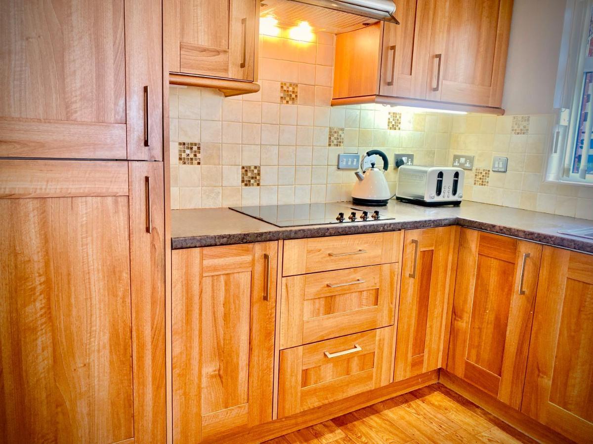 Remarkable 3-Bed Hot Tub House In Blackpool Extérieur photo