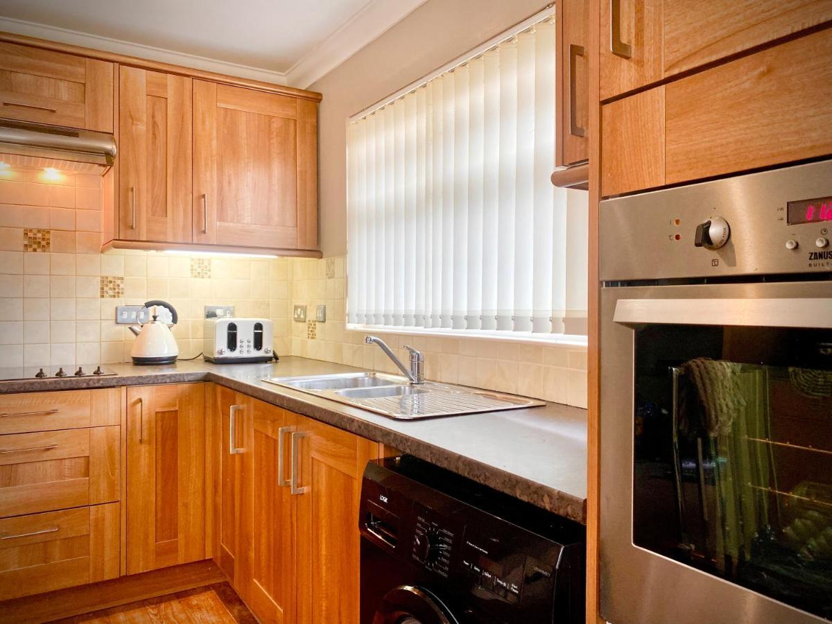 Remarkable 3-Bed Hot Tub House In Blackpool Extérieur photo
