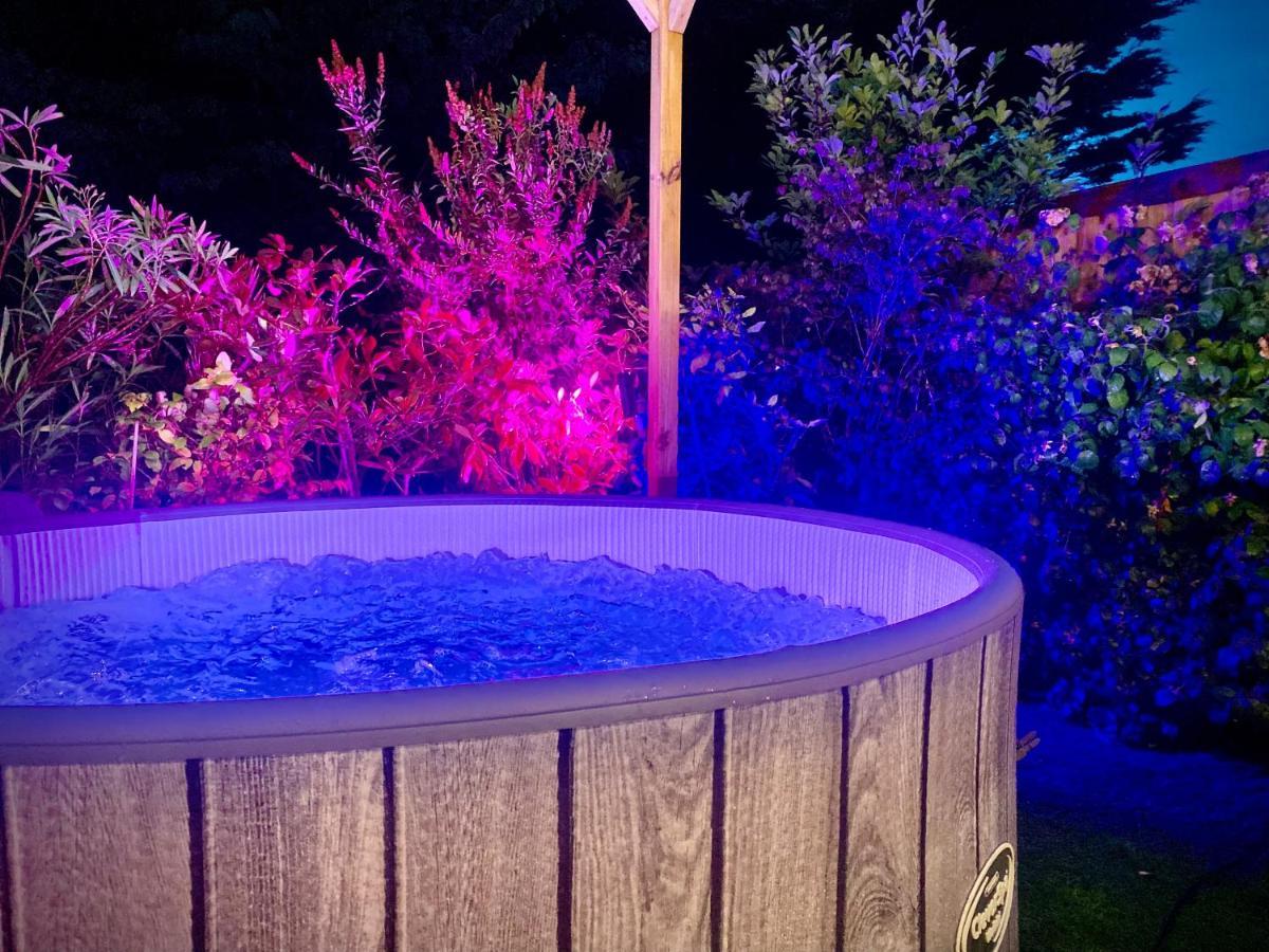 Remarkable 3-Bed Hot Tub House In Blackpool Extérieur photo